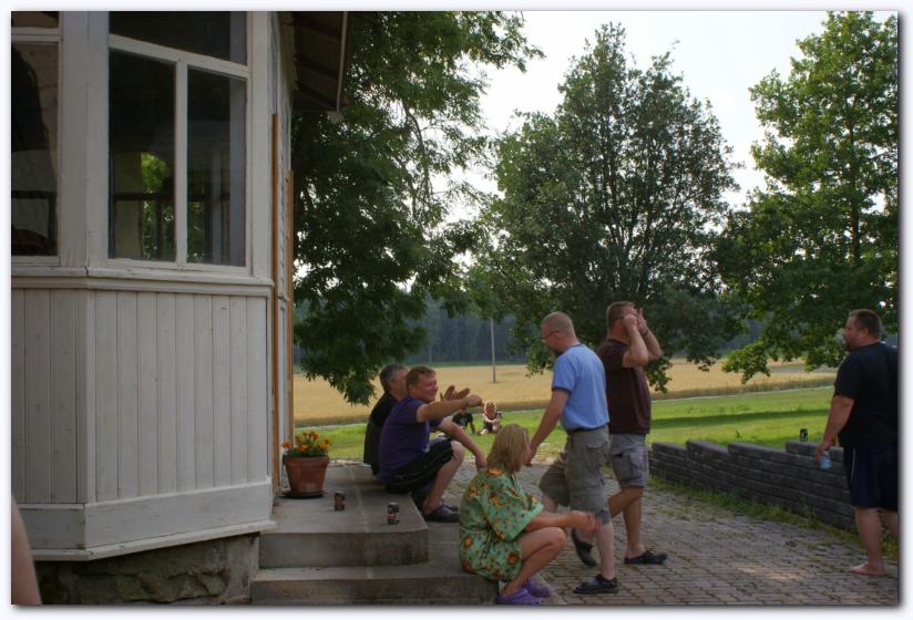 802x537 pixels (83K)